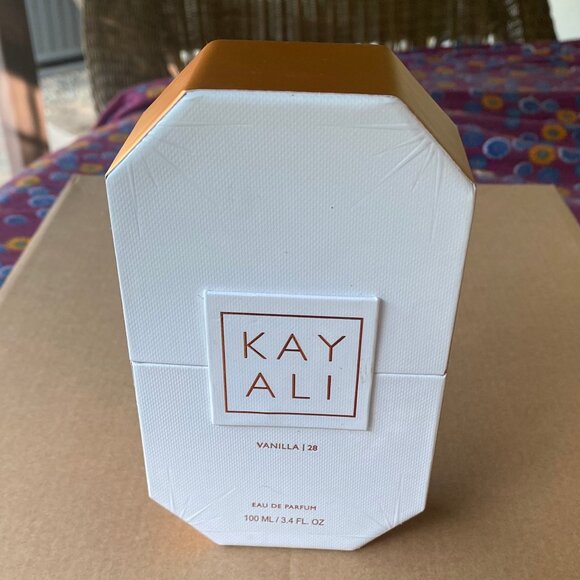 Kayali Vanilla 28 empty 3.4 fl. oz box - Picture 3 of 10